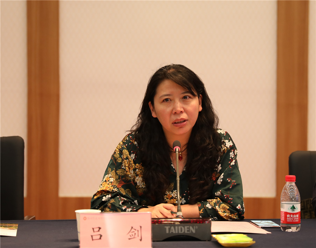 郑州市侨联党组书记主席吕剑一行莅校指导工作