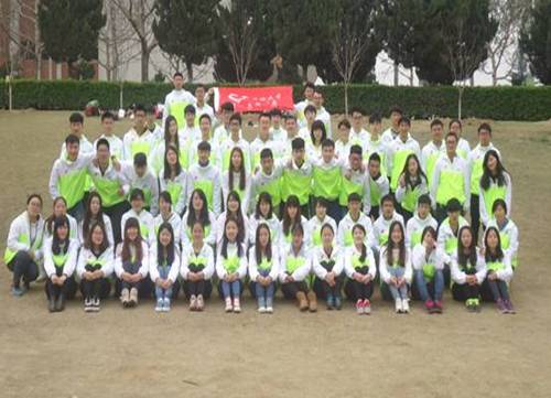 http://www.shengda.edu.cn/__local/4/FF/11/462CF26E87E42BDCDFAA0A6D70B_FB934EEC_8E79.jpg?e=.jpg