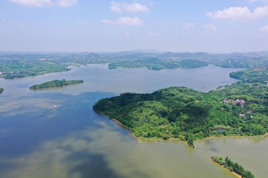 2021年5月17日拍摄的江苏溧阳天目湖景色(无人机照片)。新华社记者 季春鹏 摄