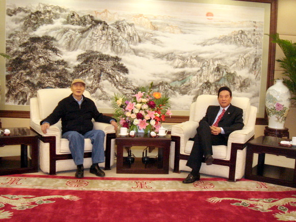 ARATS Chairman Chen Yunlin Meets with Shengda Founder