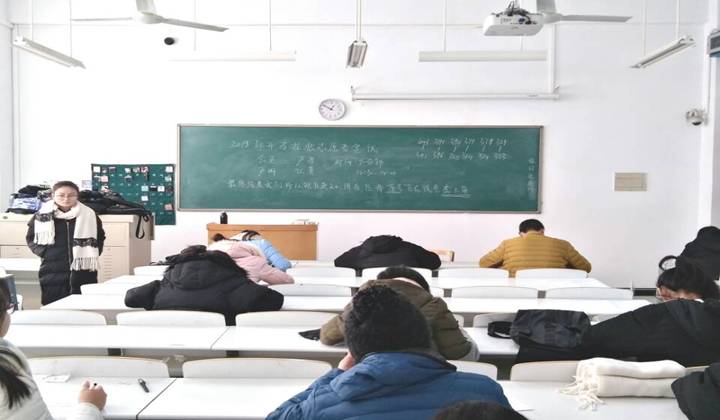http://www.shengda.edu.cn/__local/B/09/A0/1582F9ABA38F3480DBD891CBDC2_925A0500_F906.jpg?e=.jpg