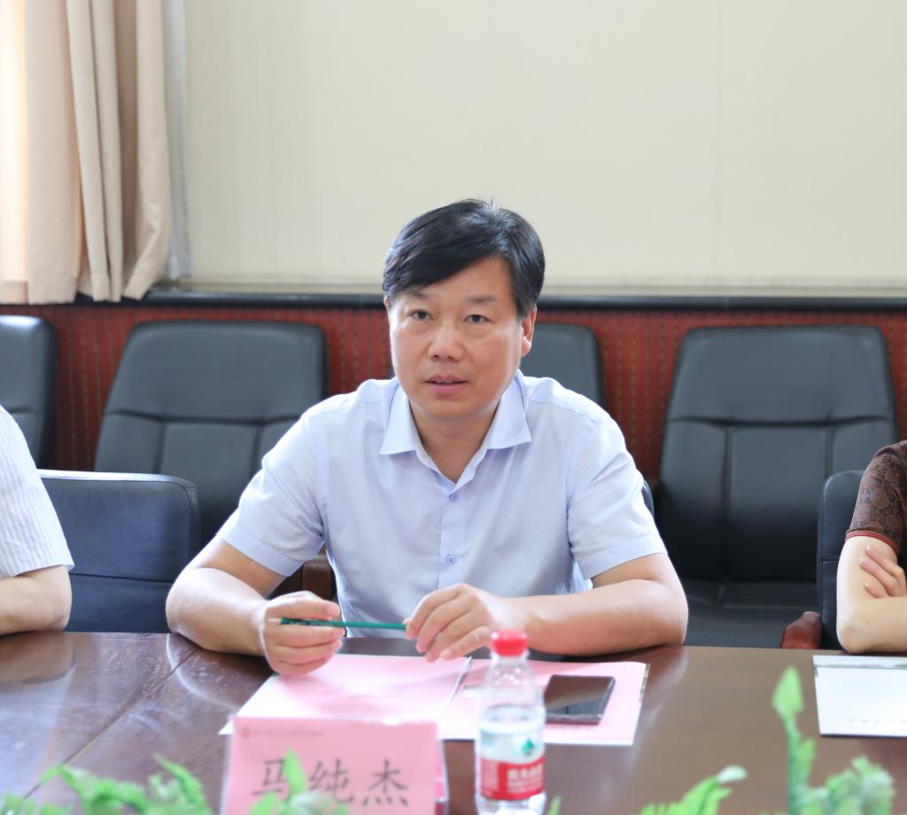 郑州升达经贸管理学院与新郑市政务服务和大数据管理局签署战略合作协议