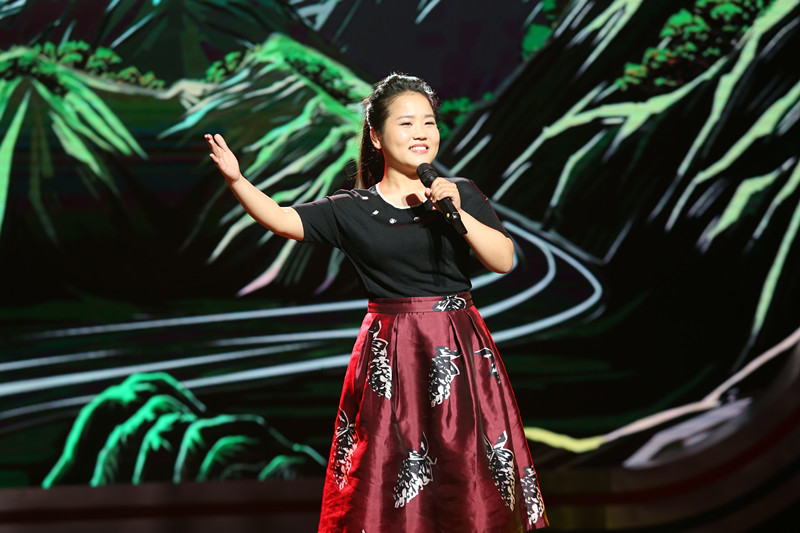 我院艺术系16届优秀毕业生邹璐cctv3献唱崖畔上酸枣红艳艳